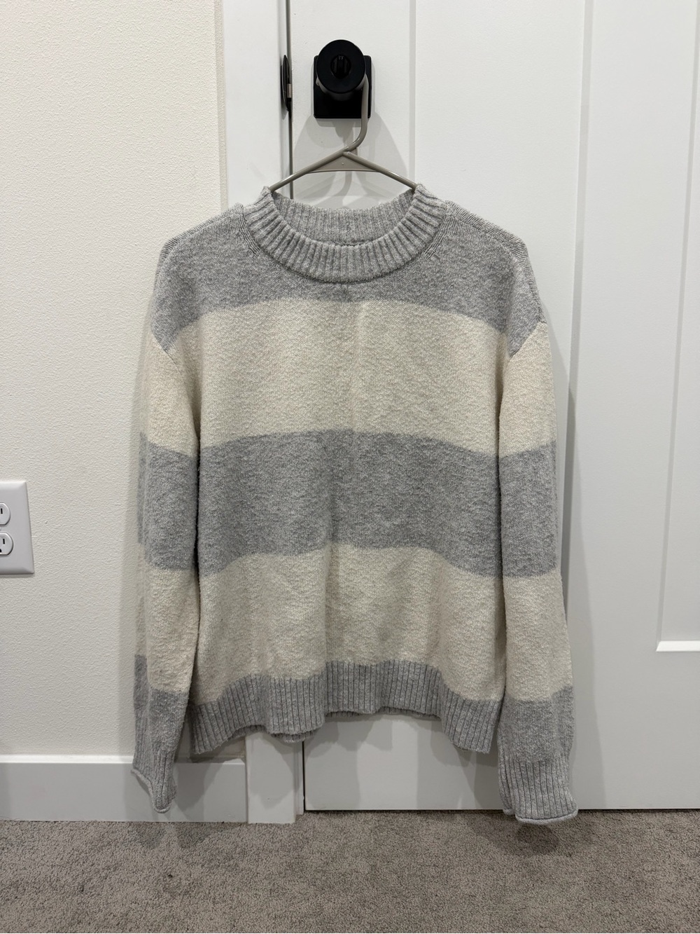 American Eagle Outfitters Men's Grey and Cream Striped Crewneck Sweater